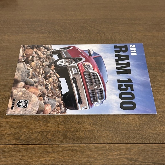 2010 DODGE RAM 1500 PICKUP TRUCK DEALERSHIP SALES BROCHURE BOOKLET - Picture 3 of 4